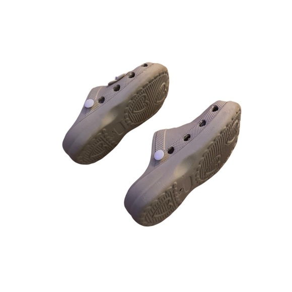 2 for 1 BOGO Sale: Girls Tan / Flowers & Disney Princess LIGHT UP Clogs / Crocs - Picture 2 of 10